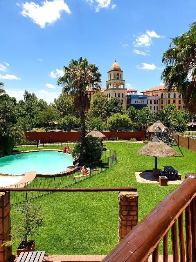 סנדטון Merry Monte Casino Lodge House In Fourways מראה חיצוני תמונה