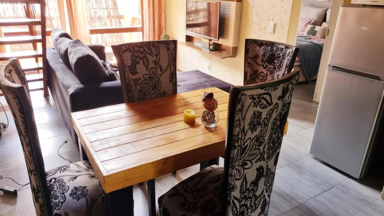 סנדטון Merry Monte Casino Lodge House In Fourways מראה חיצוני תמונה
